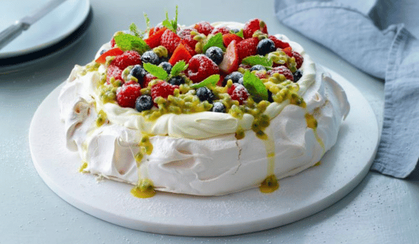 Mary Berry Pavlova: A Complete Guide to The Perfect British Dessert of Elegance and Perfection