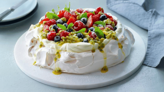 Mary Berry Pavlova: A Complete Guide to The Perfect British Dessert of Elegance and Perfection
